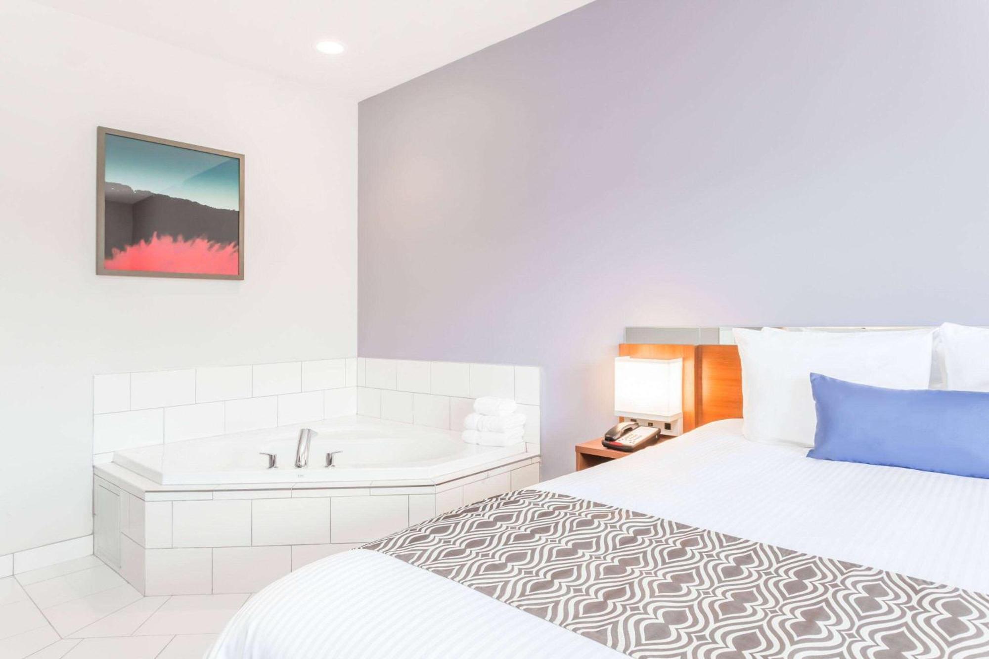 Microtel Inn & Suites Sault-Sainte-Marie Extérieur photo